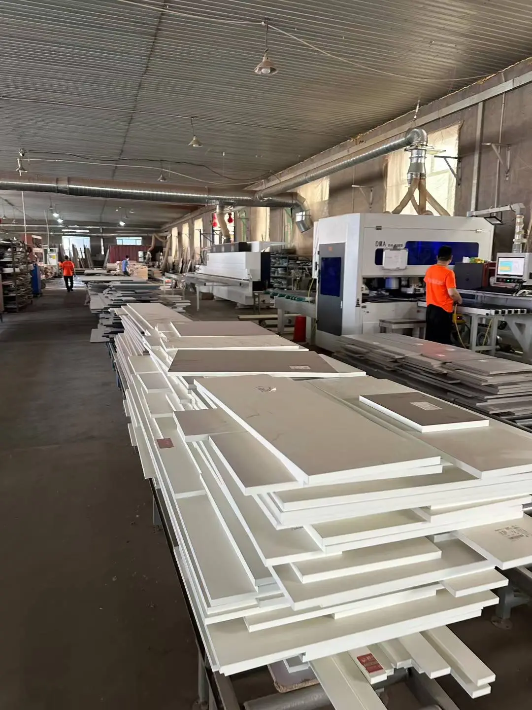 定制櫥柜加工廠合作案例多，整體定制櫥柜生產(chǎn)企業(yè)哪家好？